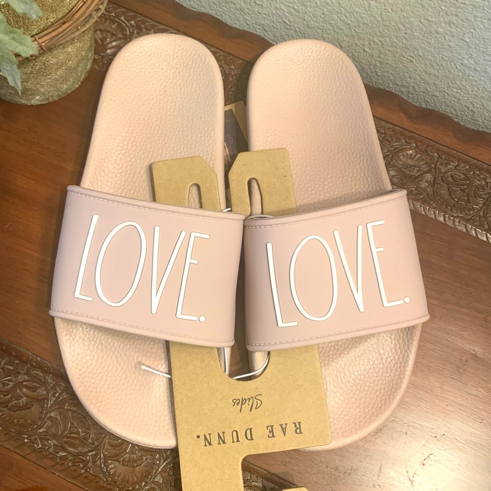 ♥️ RAE DUNN LOVE SUMMER SLIDES SANDALS MAUVE BLUSH RESORT BEACH CRUISE RESORT